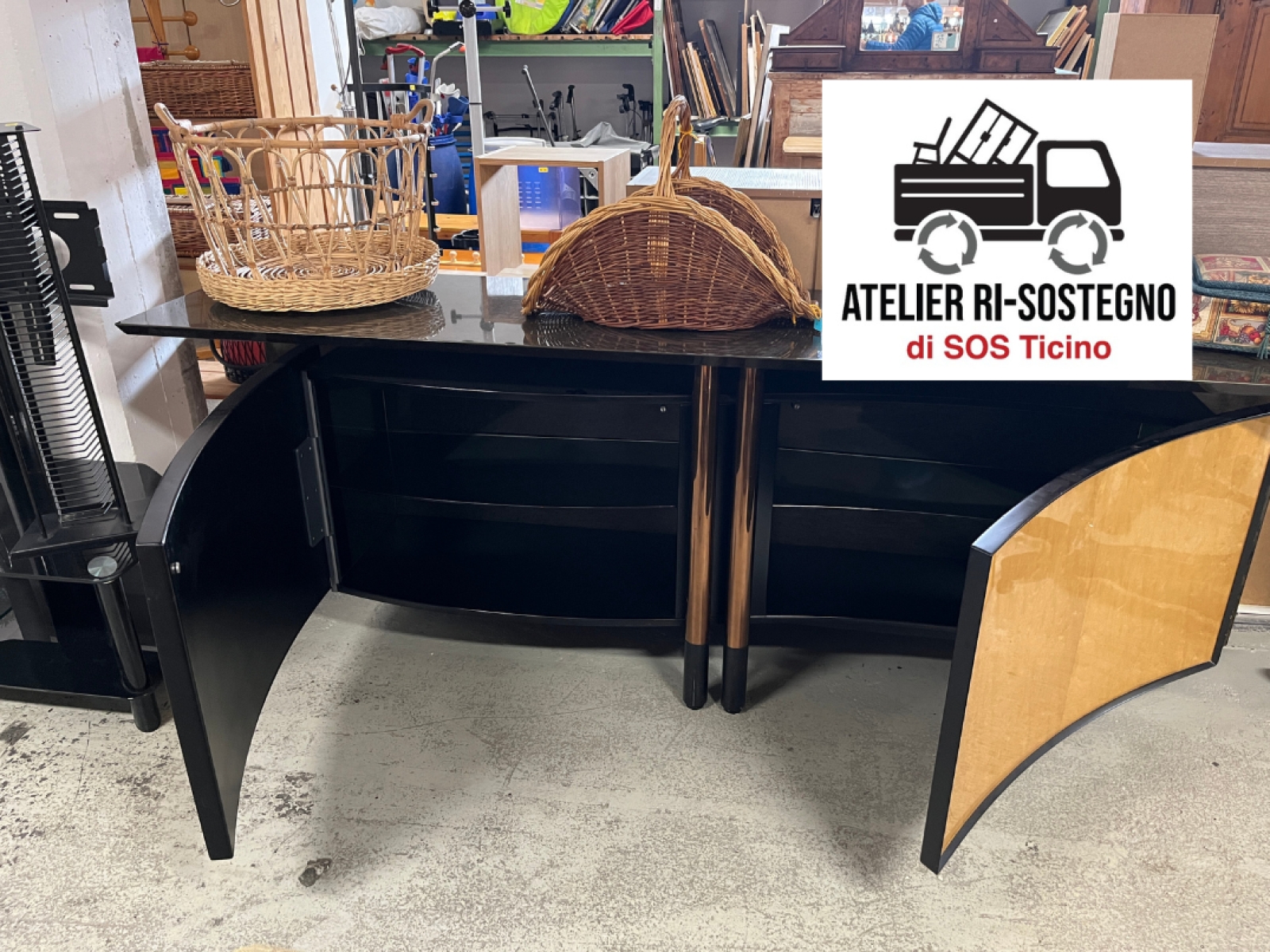 Credenza Laccata Vintage di Saporiti, ca. Anni 80 4