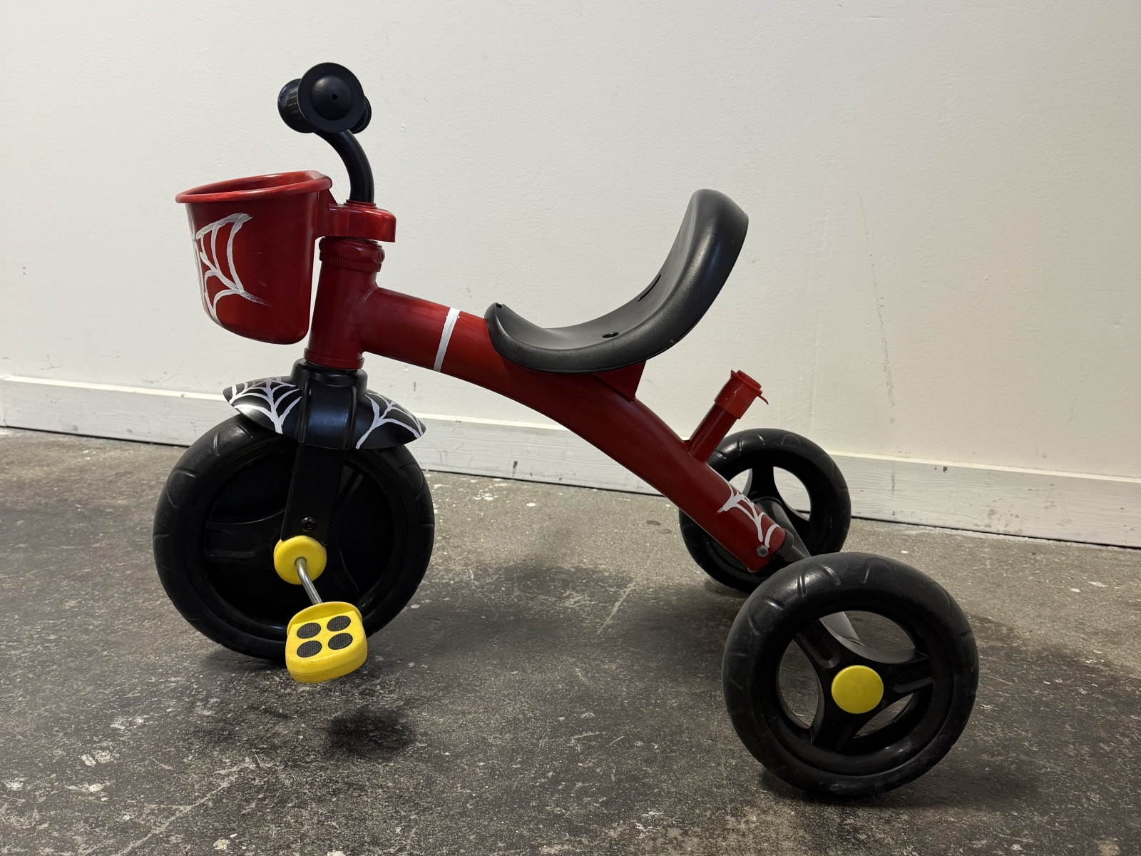 Triciclo per bambini con cestino 4