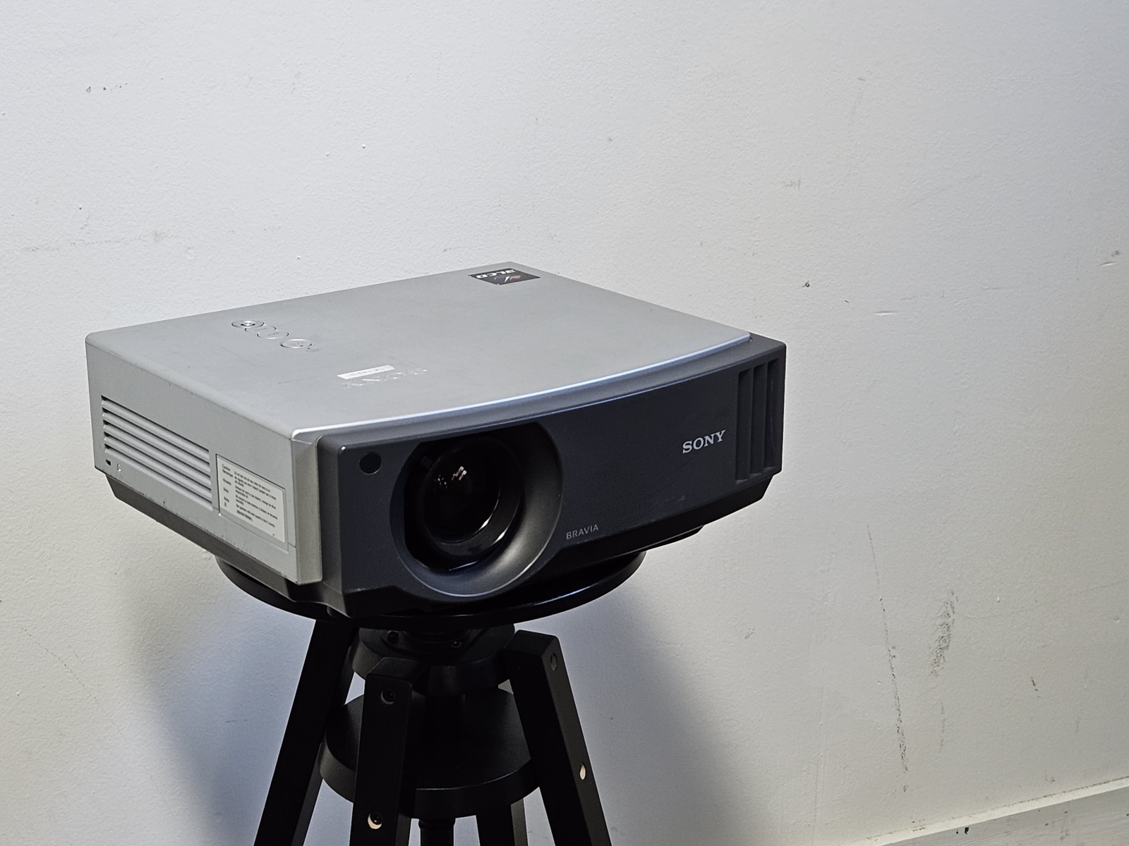 Proiettore Sony VPL-AW10 2