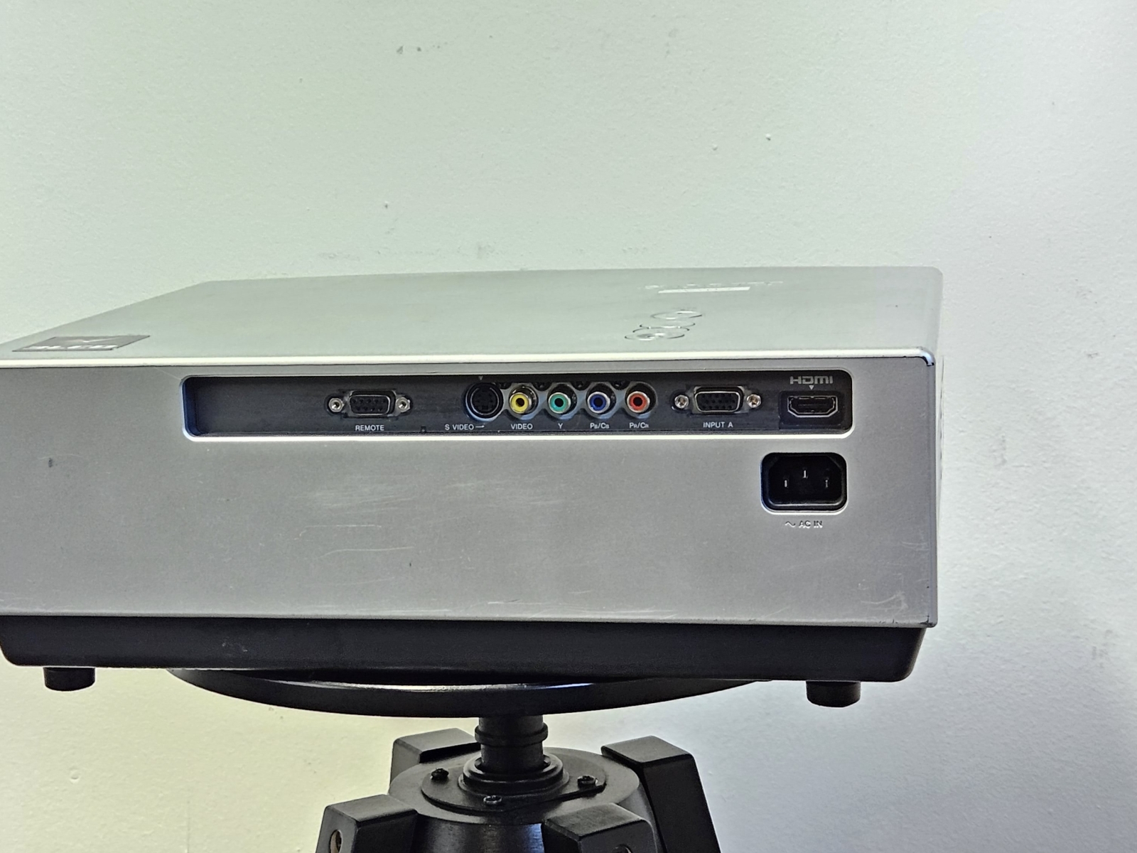 Proiettore Sony VPL-AW10 4