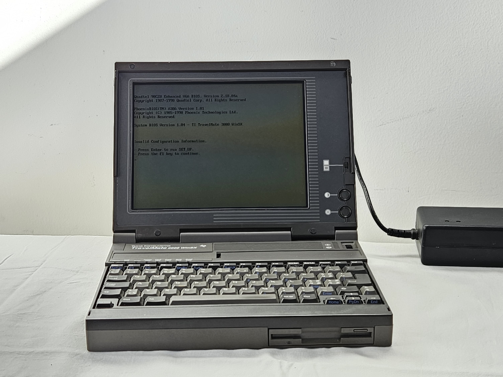 Vintage Laptop Texas Instruments 3000 cpu 386 2