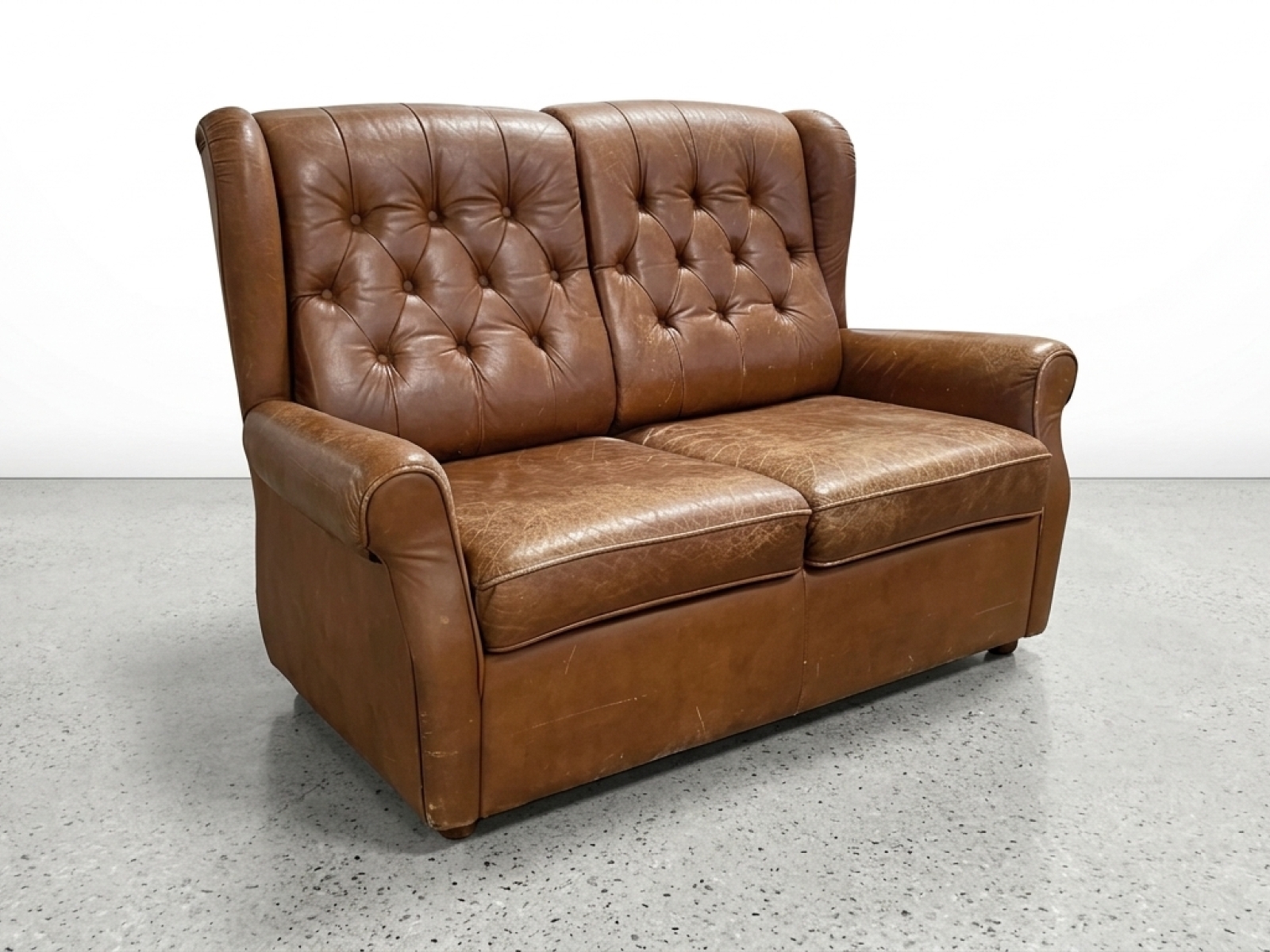 Divano Vintage Chesterfield in Vera Pelle – Stile Classico Inglese 2