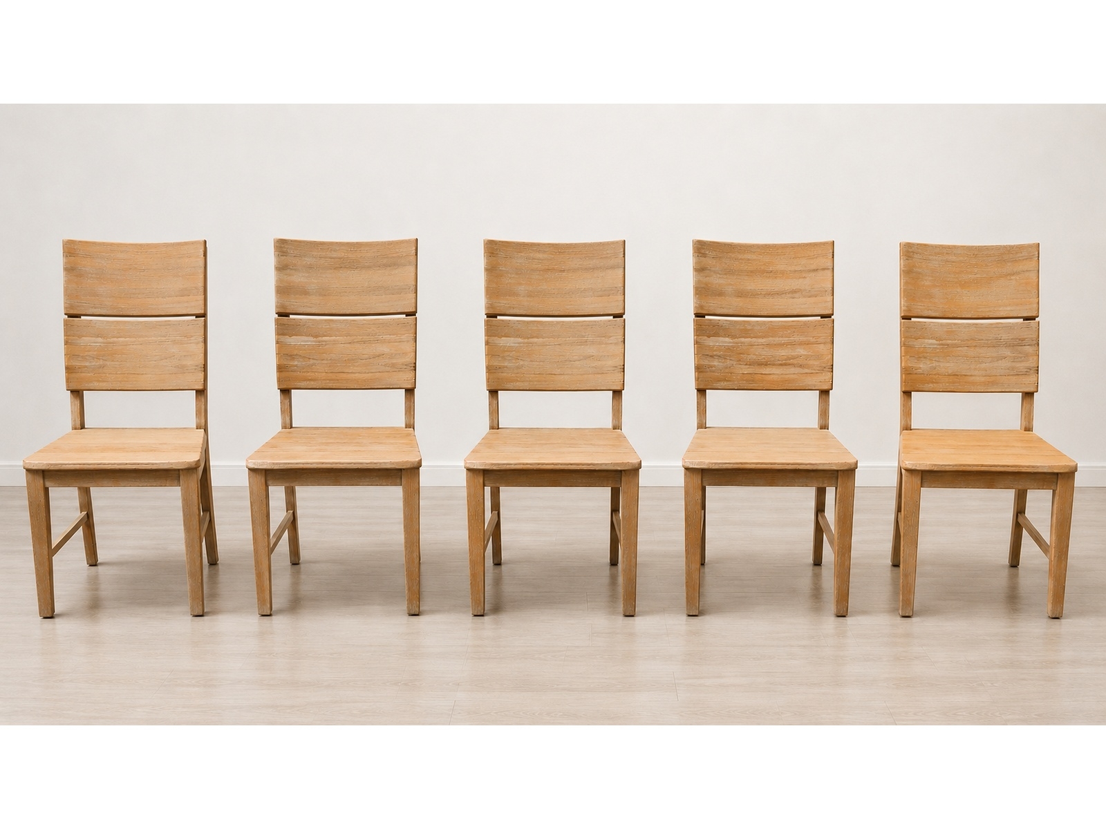 5 Sedie in legno massello stile nordico 3