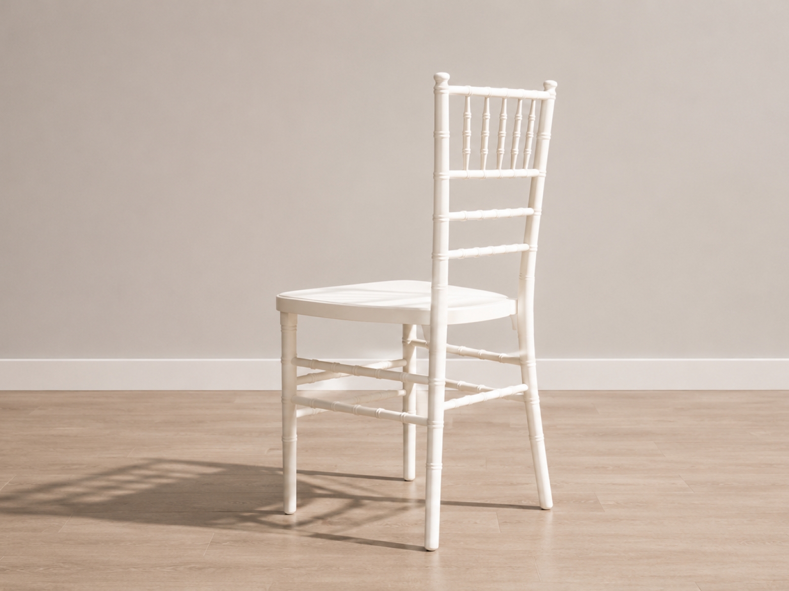Sedia Chiavari Bianca ( disponibile set da 31 pezzi) 3