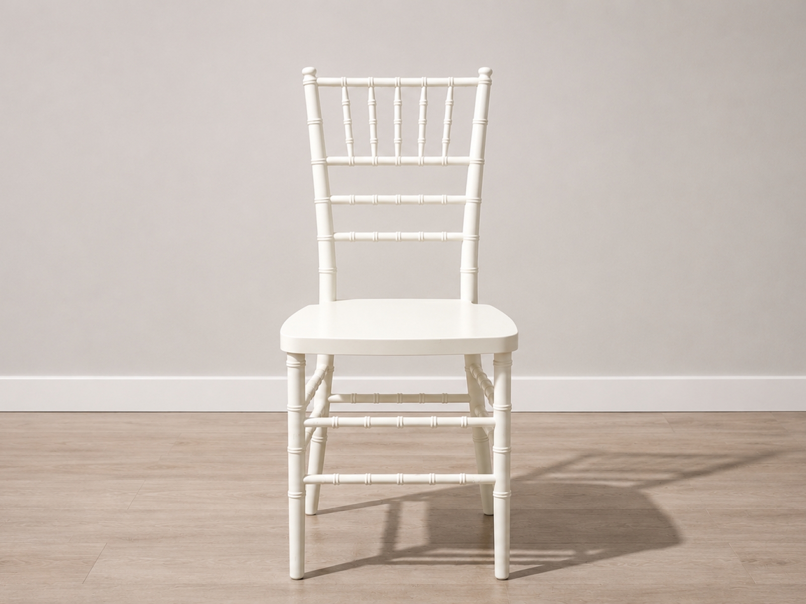 Sedia Chiavari Bianca ( disponibile set da 31 pezzi) 5