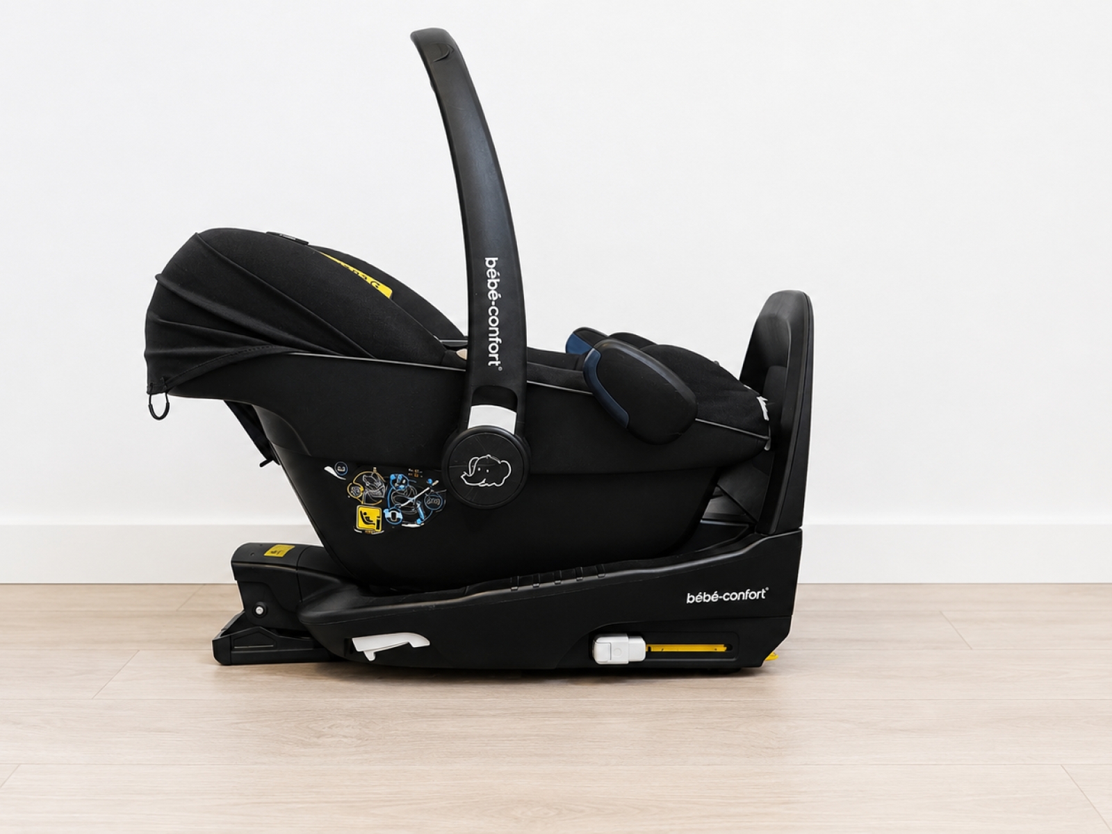 Seggiolino auto neonato Bébé Confort con base Isofix 3