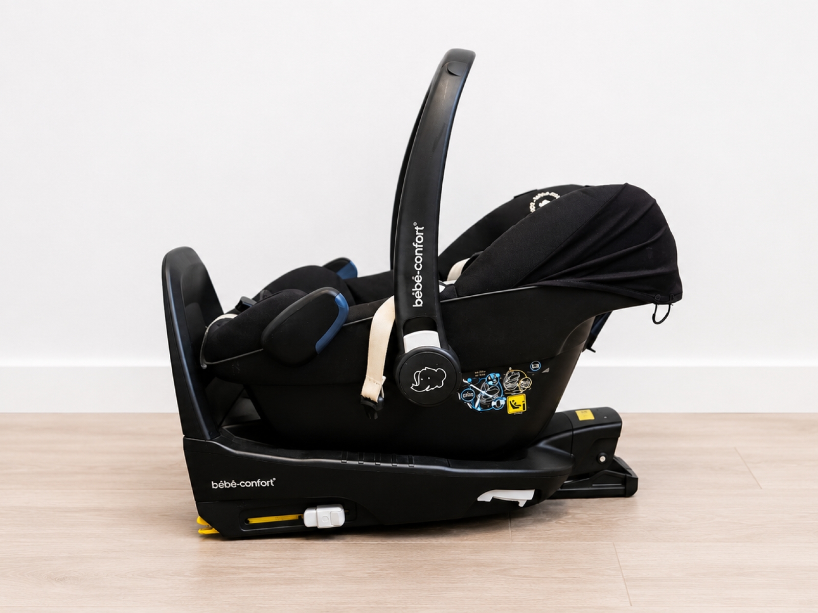 Seggiolino auto neonato Bébé Confort con base Isofix 5