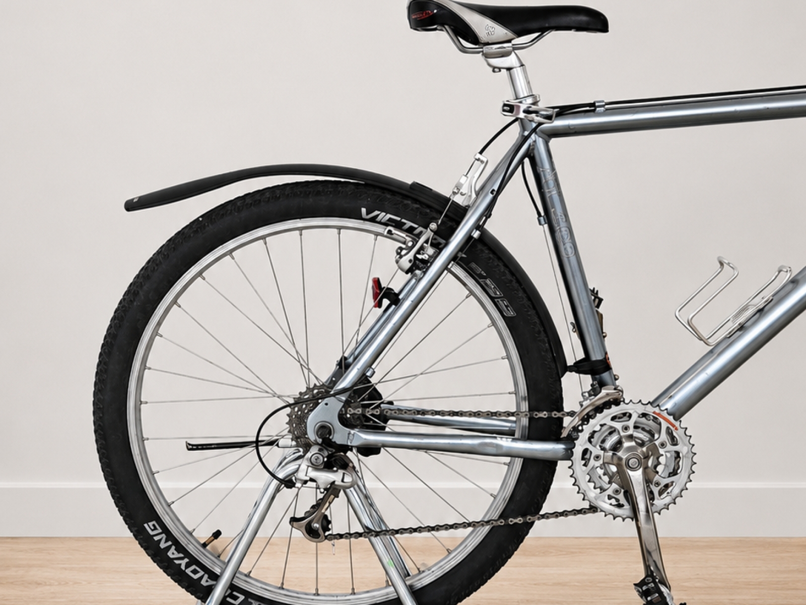 Lotus Bicicletta Trekking / City Bike 26