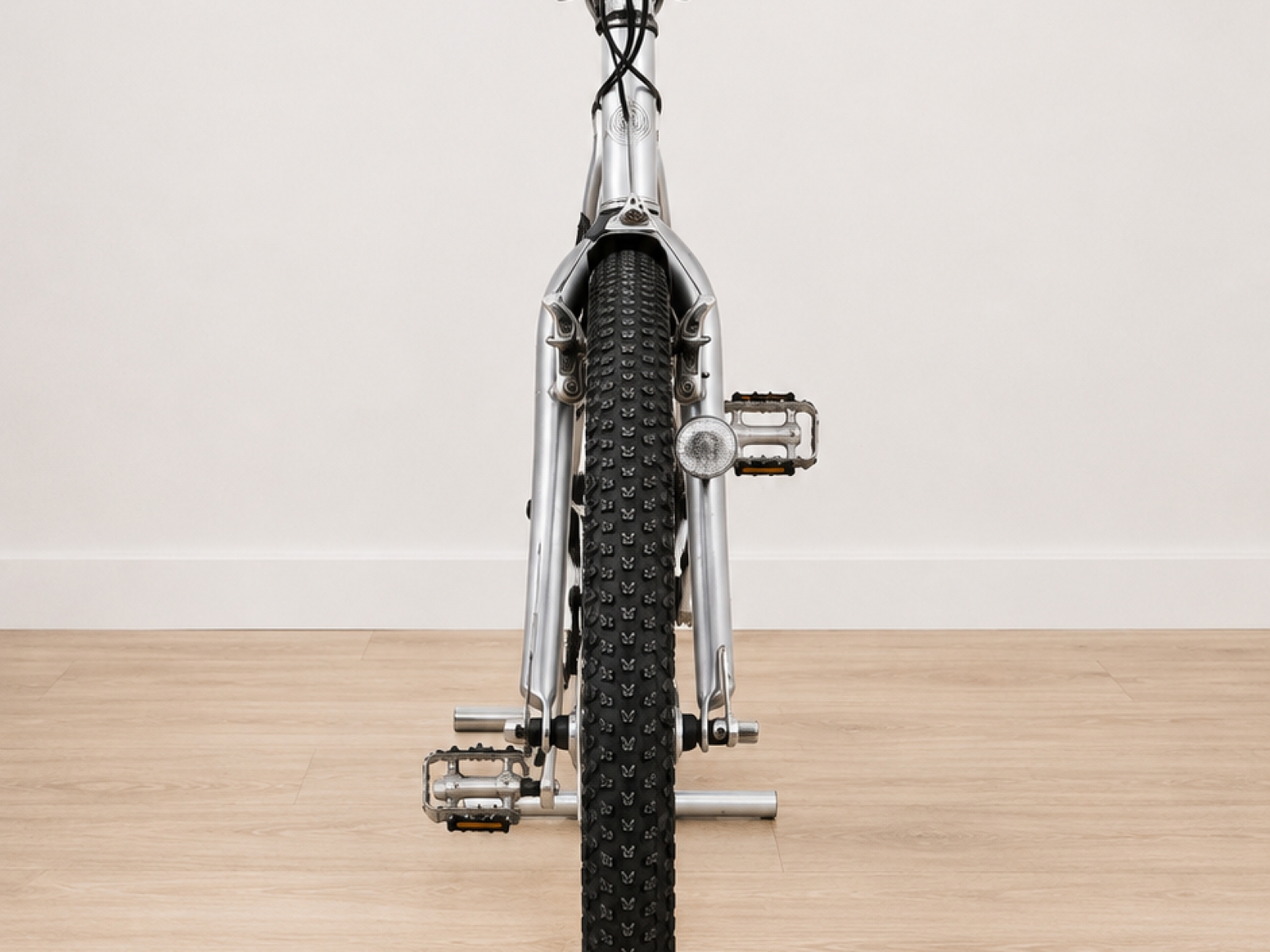 Lotus Bicicletta Trekking / City Bike 26