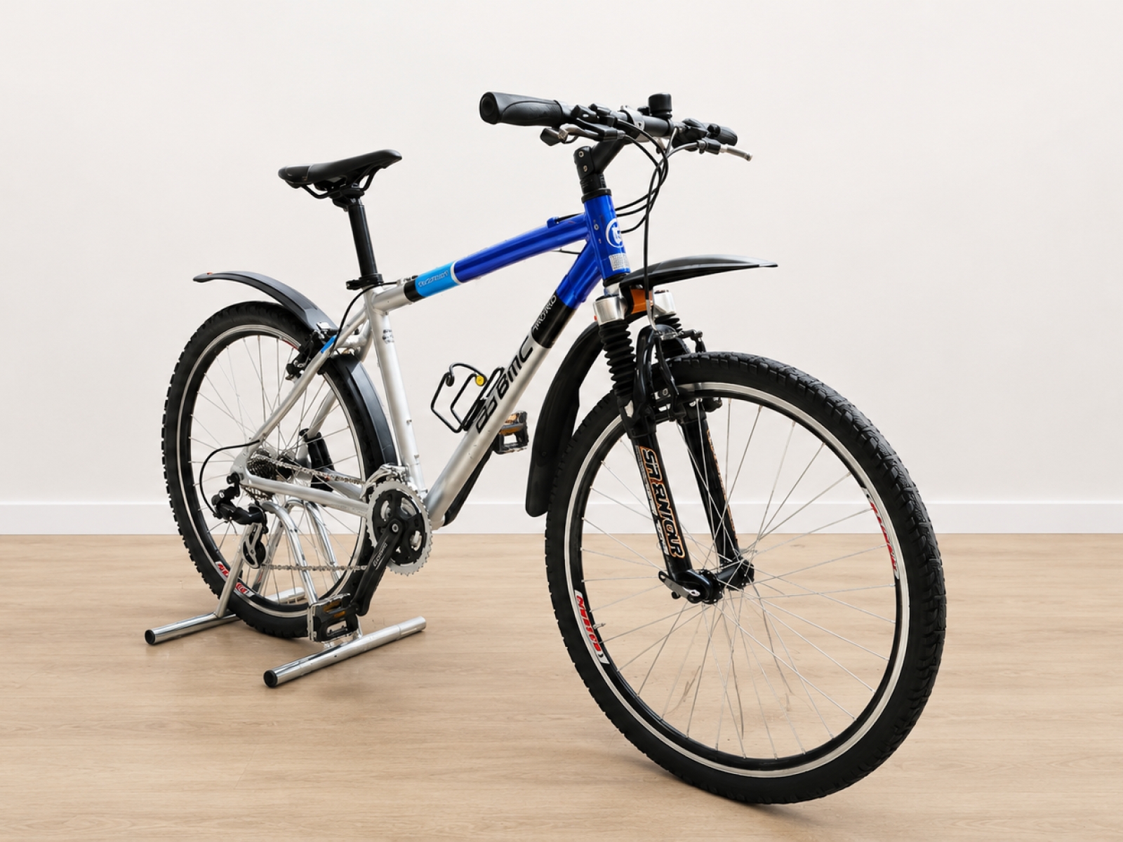 BMC Racing Superskunk – Bicicletta Trekking/MTB 26