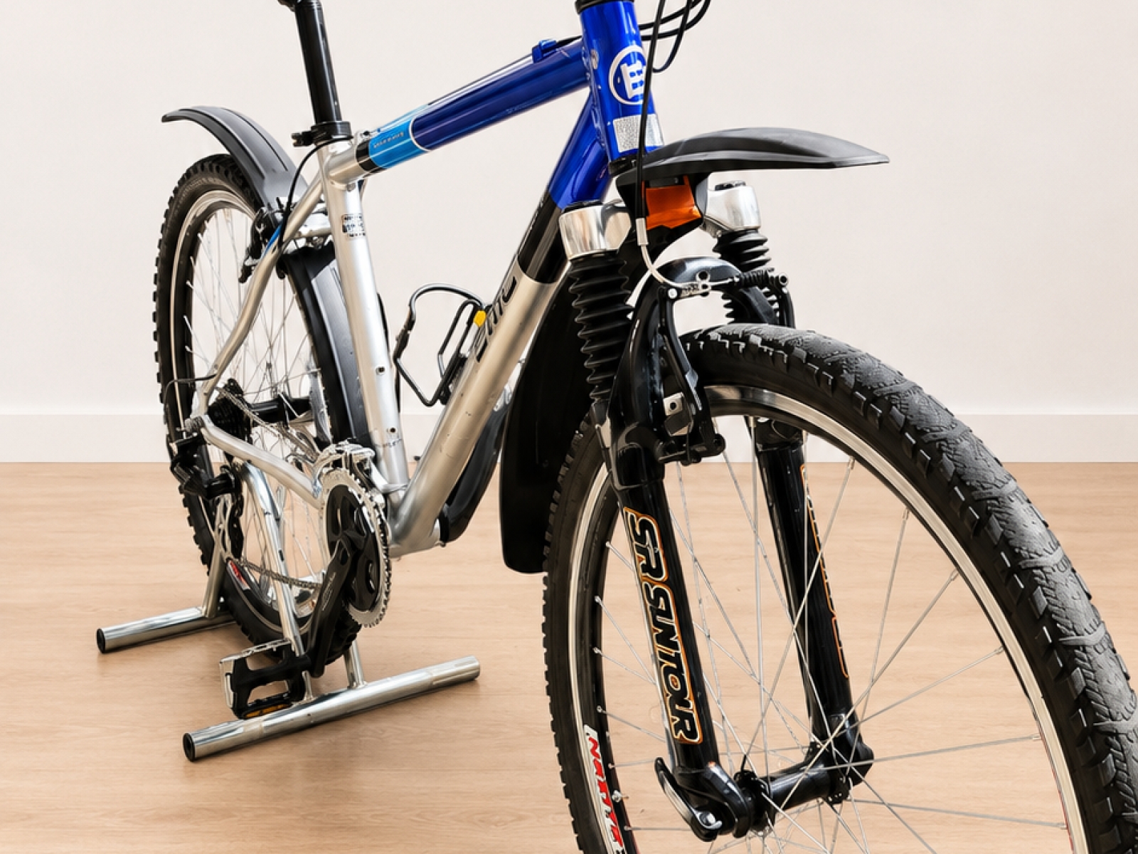 BMC Racing Superskunk – Bicicletta Trekking/MTB 26