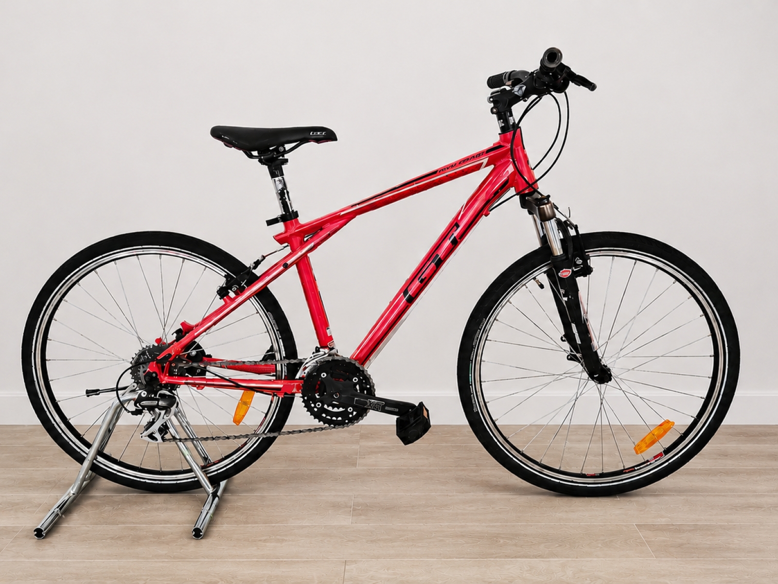 Bicicletta GT Avalanche 28