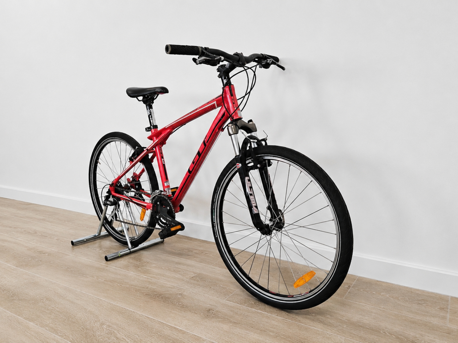 Bicicletta GT Avalanche 28
