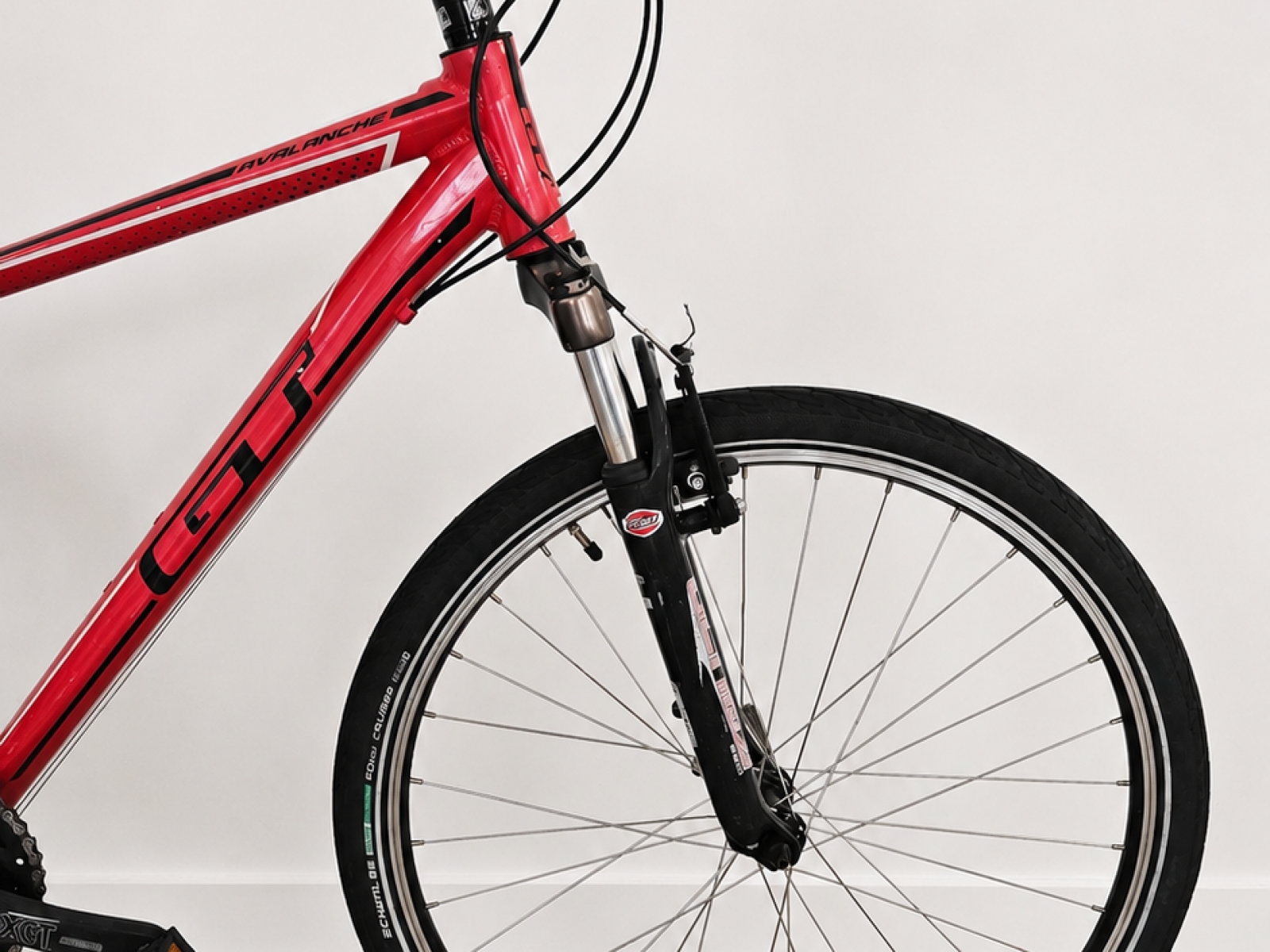 Bicicletta GT Avalanche 28