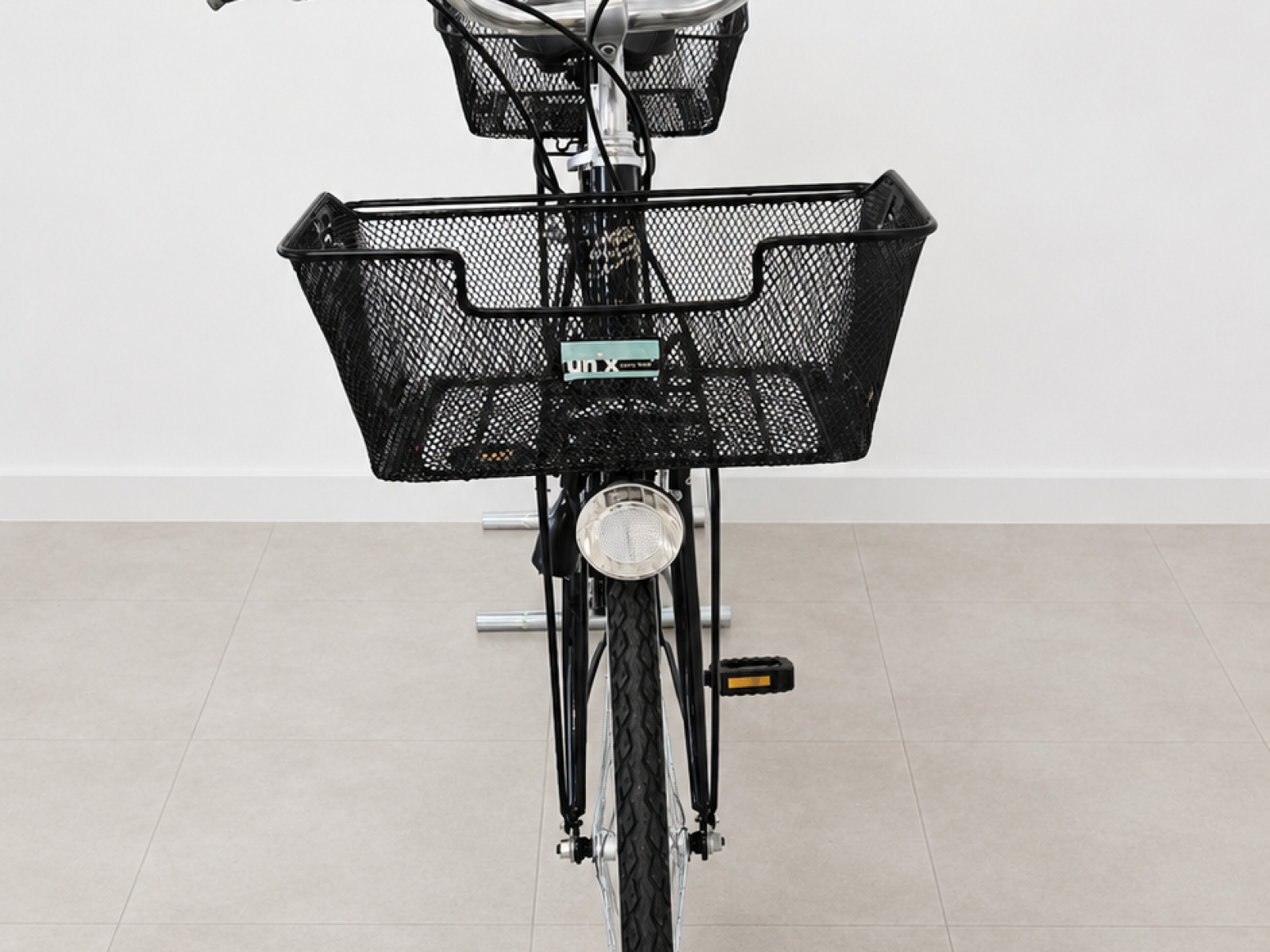 Bicicletta city bike nera con cestini (nr. 16) 6