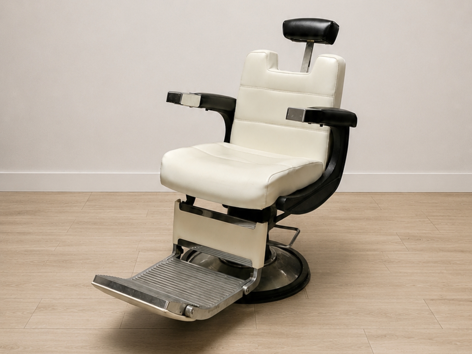Poltrona da Barbiere Vintage Professionale 3
