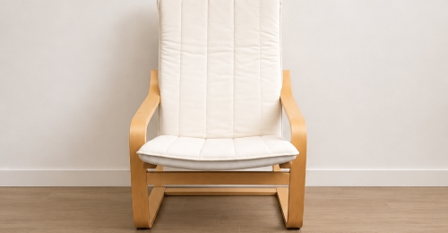 Poltrona IKEA PO&Auml;NG con cuscino bianco