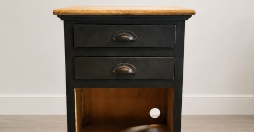 Comodini artigianali in legno massello