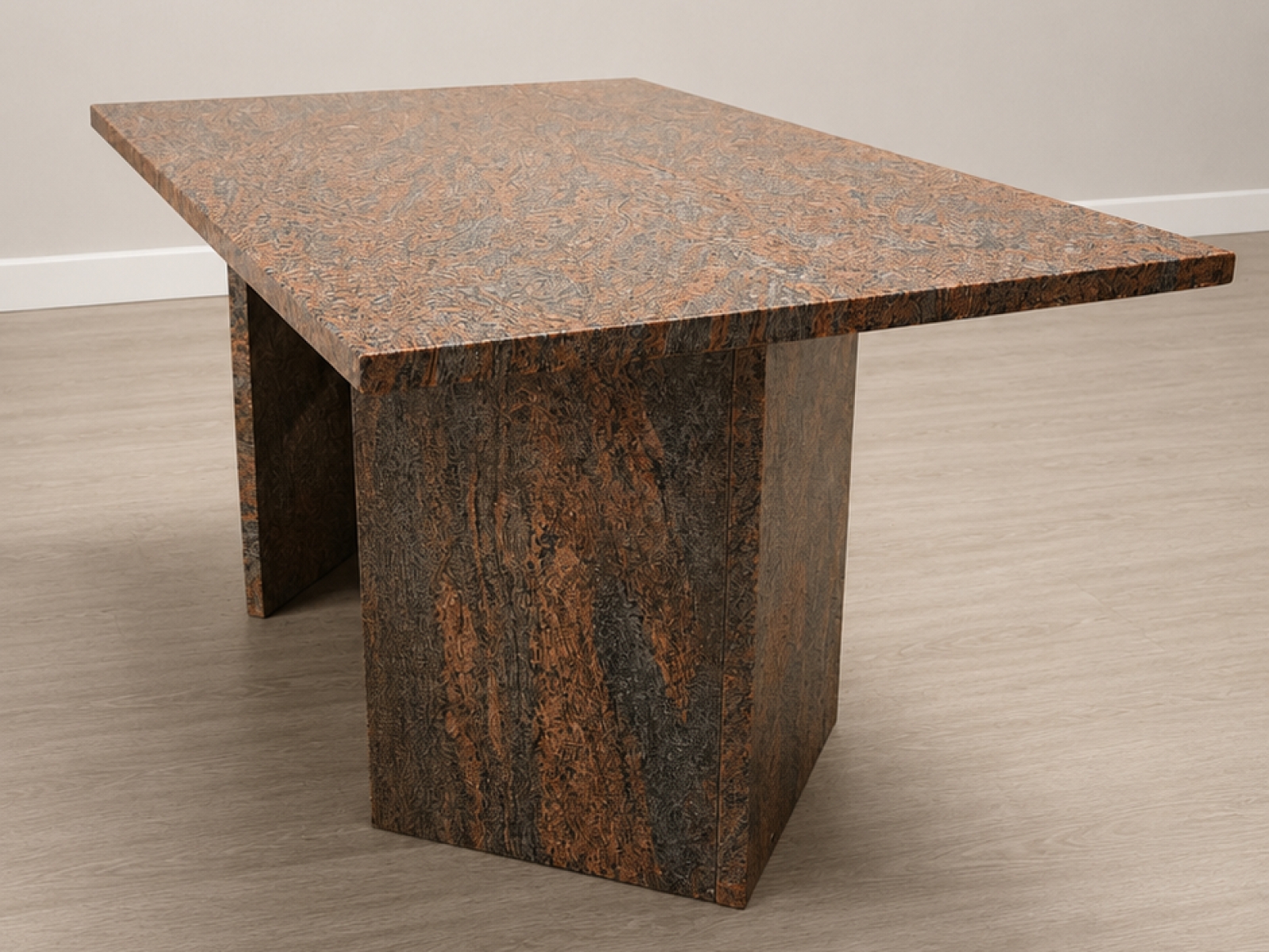 Tavolino in granito lucidato – Elegante e senza tempo 3