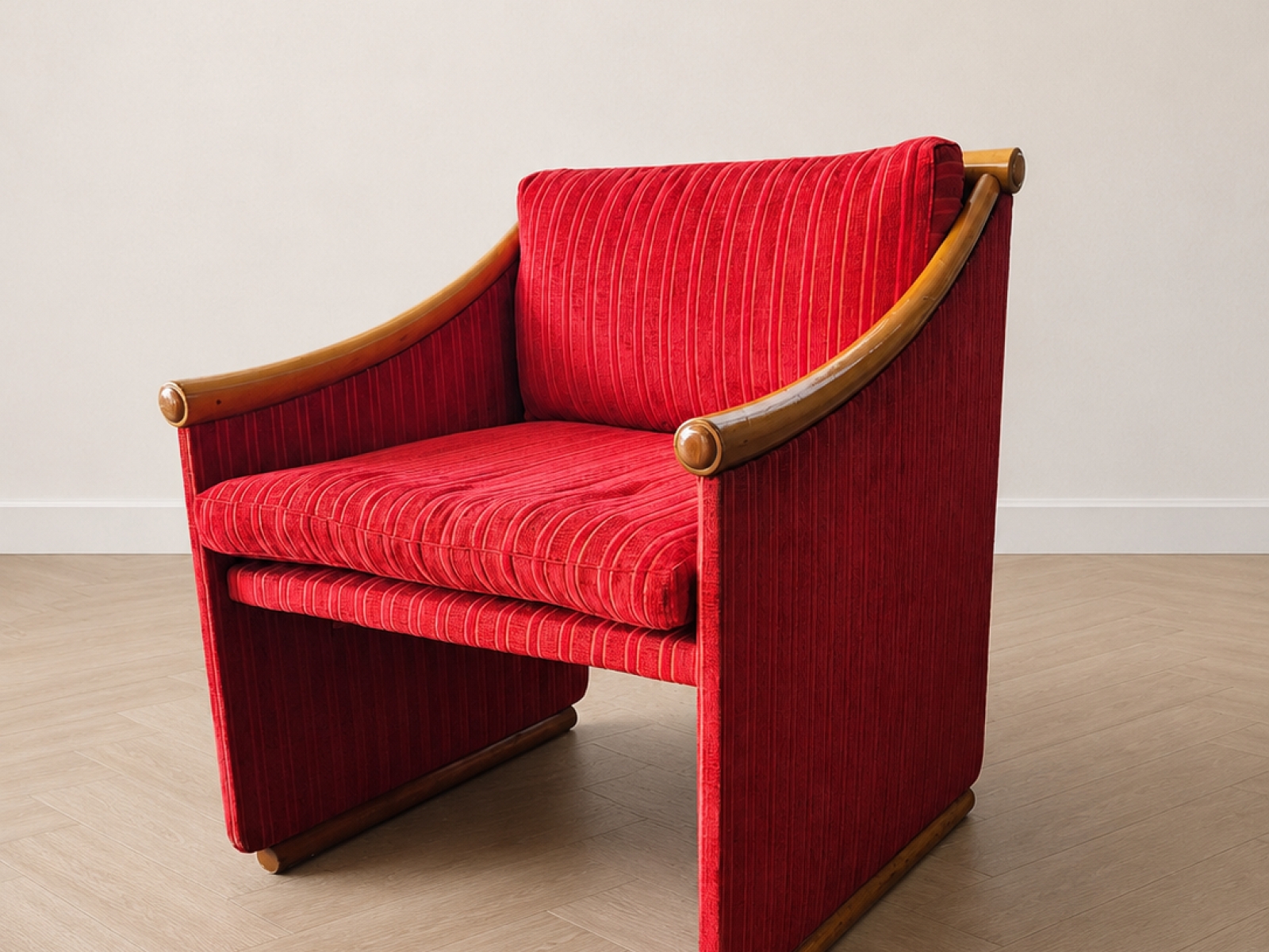 Poltrona vintage in tessuto rosso con braccioli in legno 3