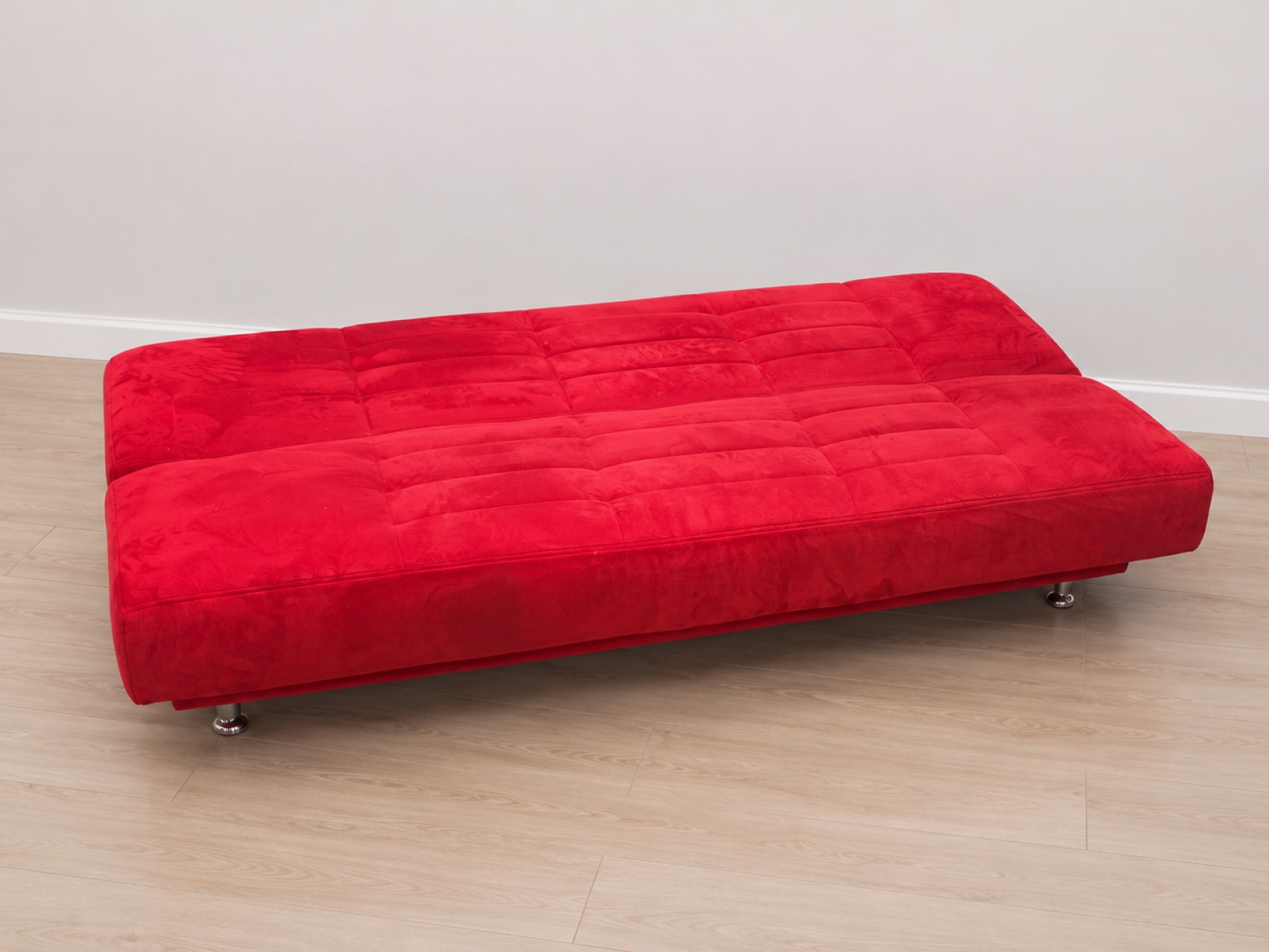 Divano letto 3 posti in tessuto rosso – Moderno e pratico 5