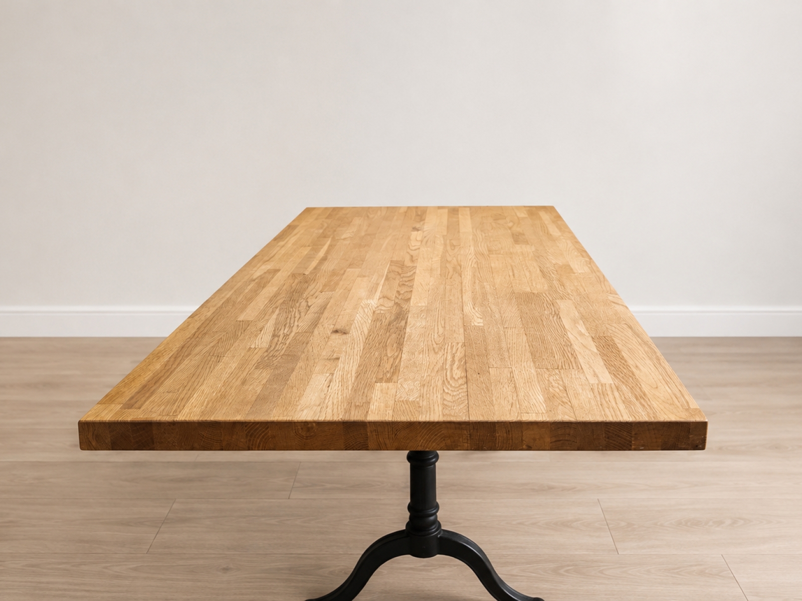 Tavolo in legno faggio con gambe in ghisa – 120 × 61 cm 4