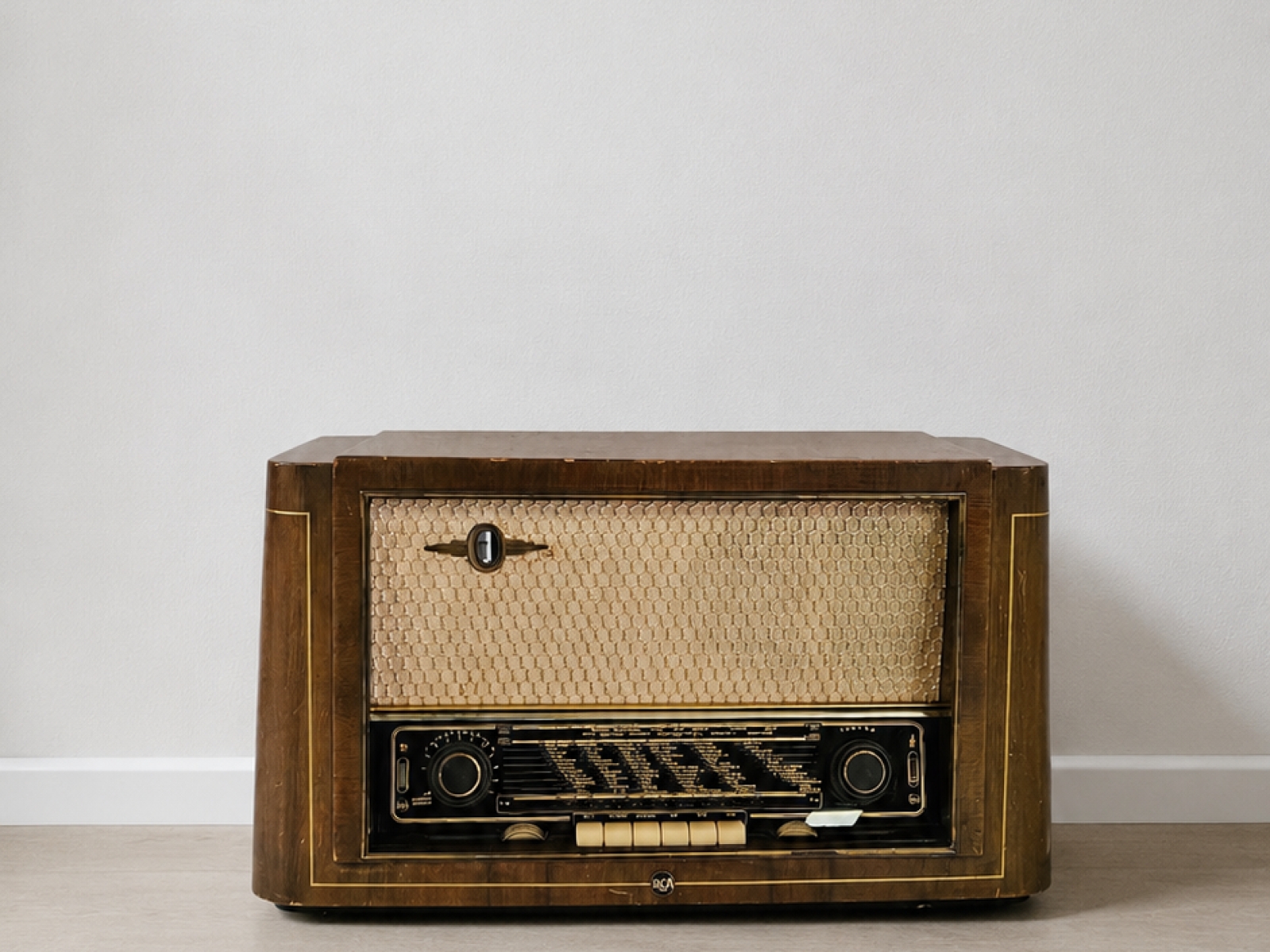 Radio d'epoca RCA 5QR73FM – Anni '50 – Mobile in legno 2