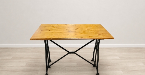 Tavolo vintage legno massello, struttura in ghisa 