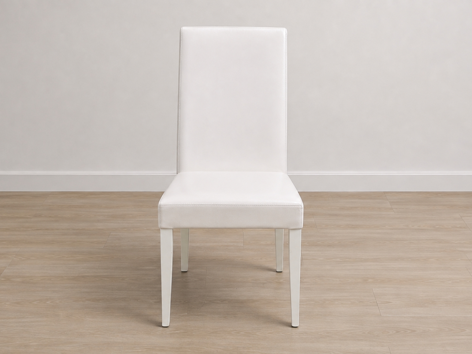 Sedie bianche moderne – eleganti e versatili 2