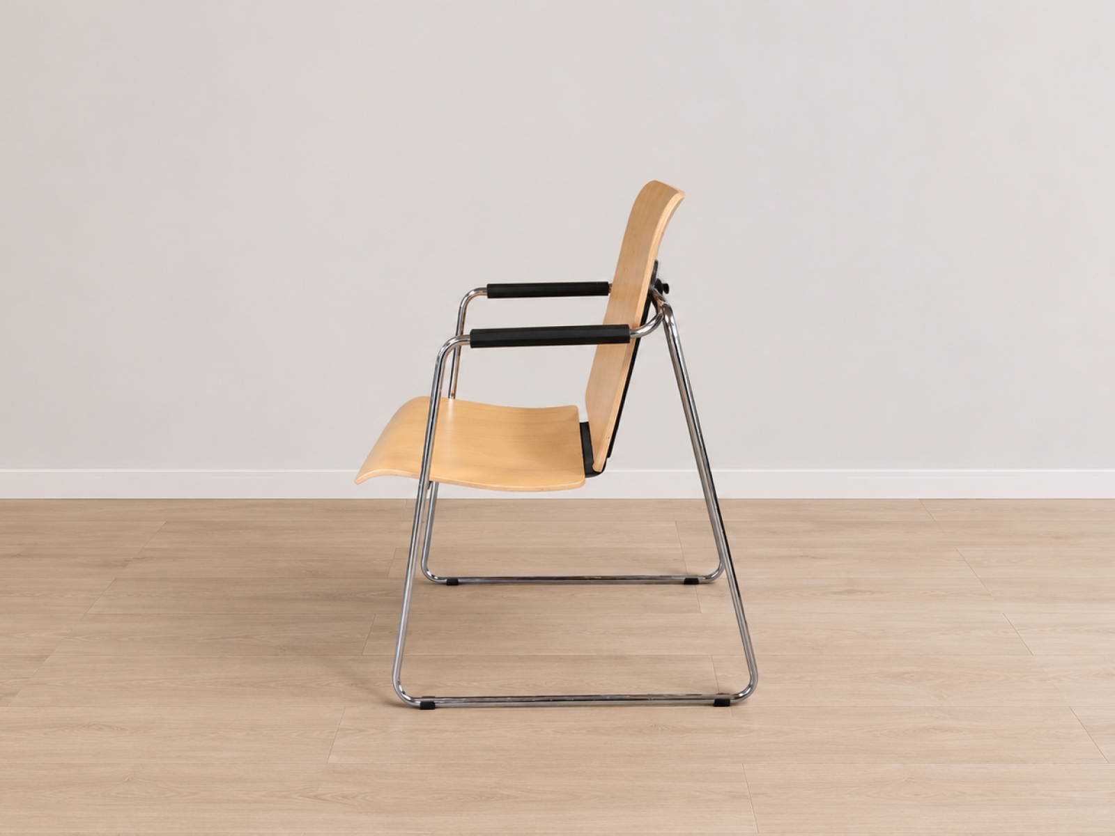Sedie trasformabili in tavolino – design multifunzione 3
