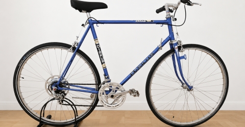 Bicicletta da citt&agrave;/trekking &ndash; telaio blu dal design classico (Nr. 52)