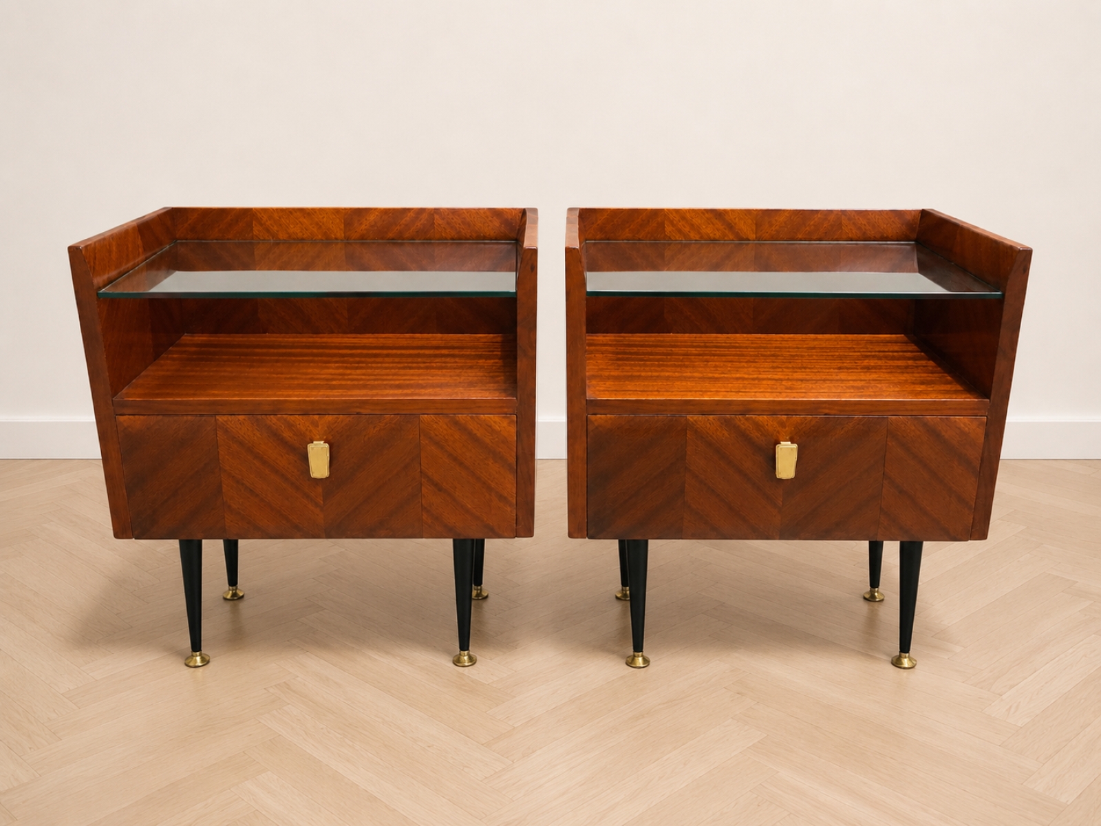 Comodini vintage in legno con piano in vetro (2 pz.) 2