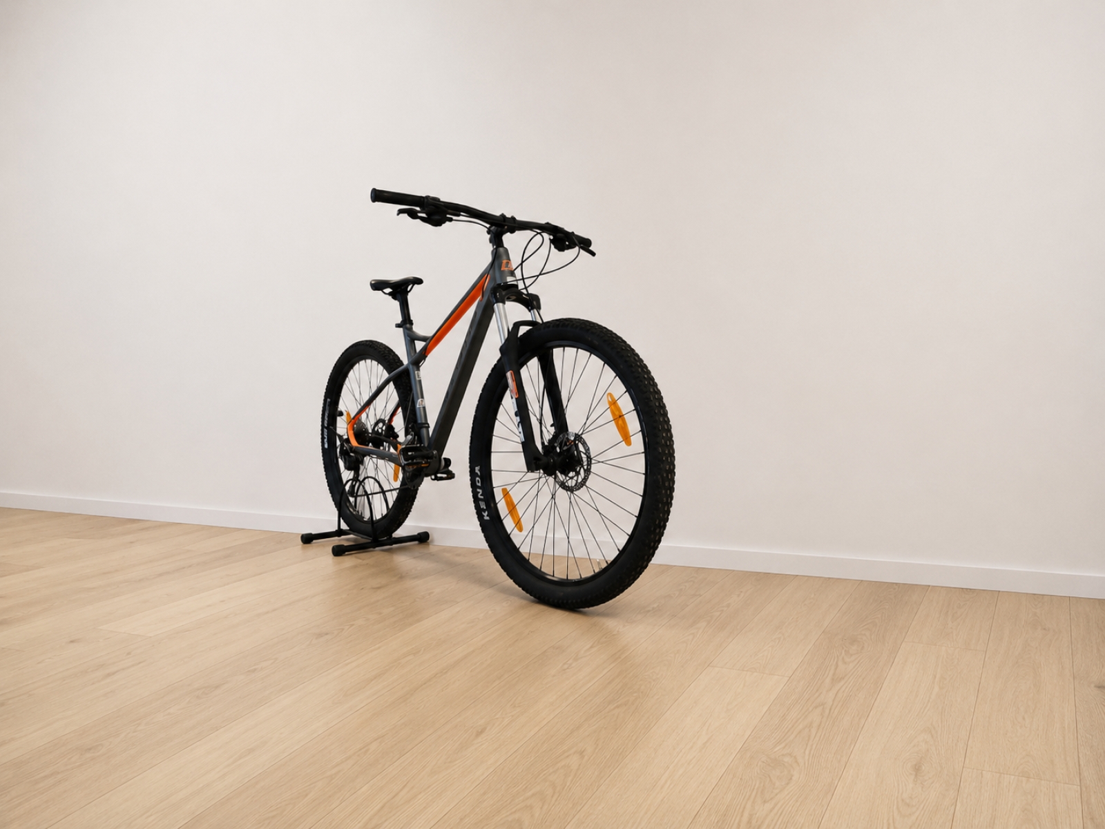 Mountain bike Califormia grigia con dettagli arancioni (Nr. 35) 3