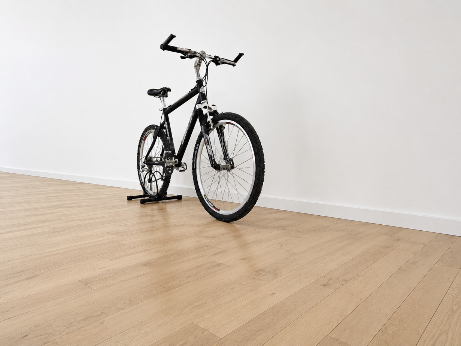 Granit Neon – bicicletta trekking/cross nera (Nr. 60) 3