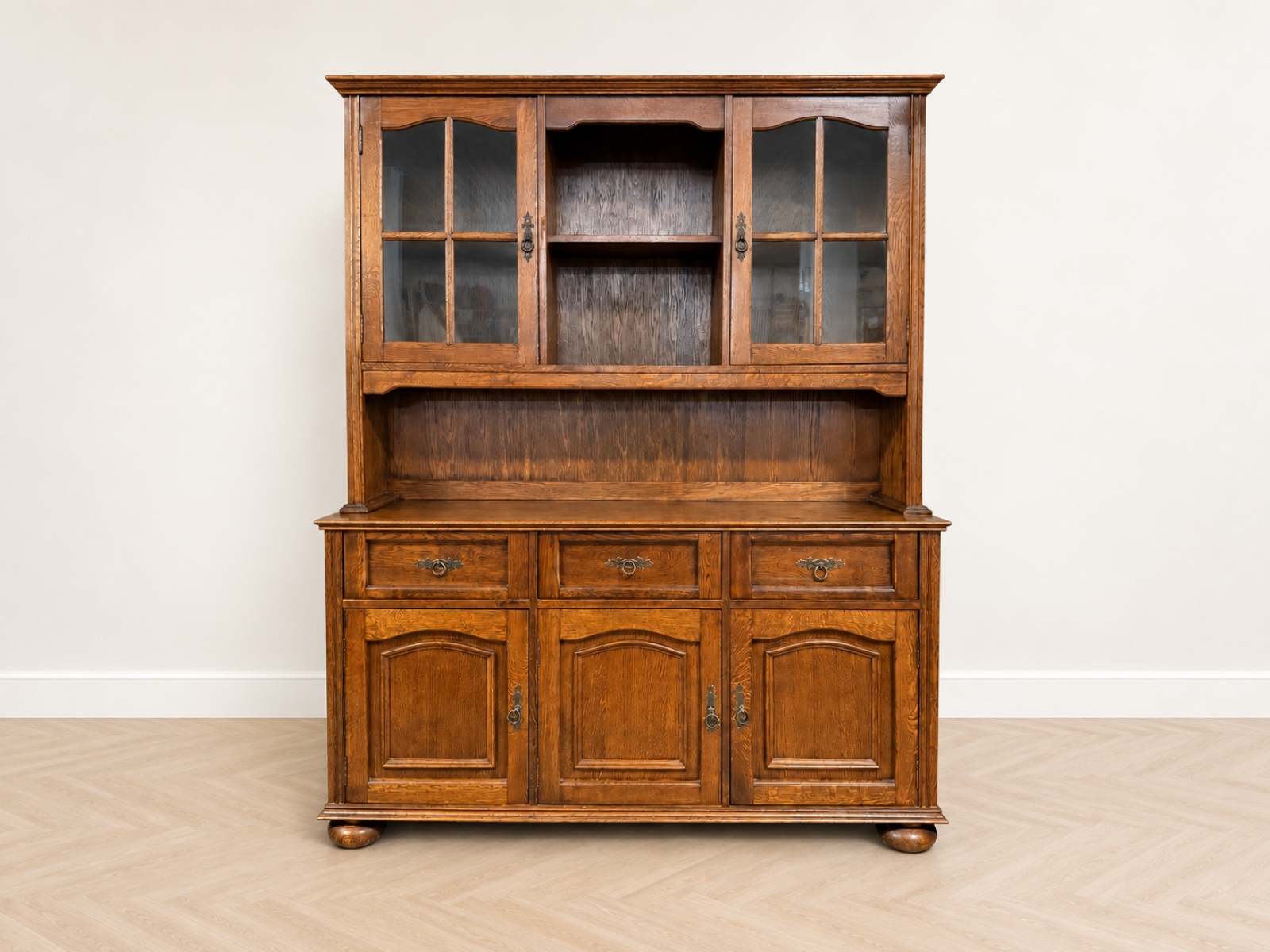Credenza / buffet in legno con vetrine – stile classico 2