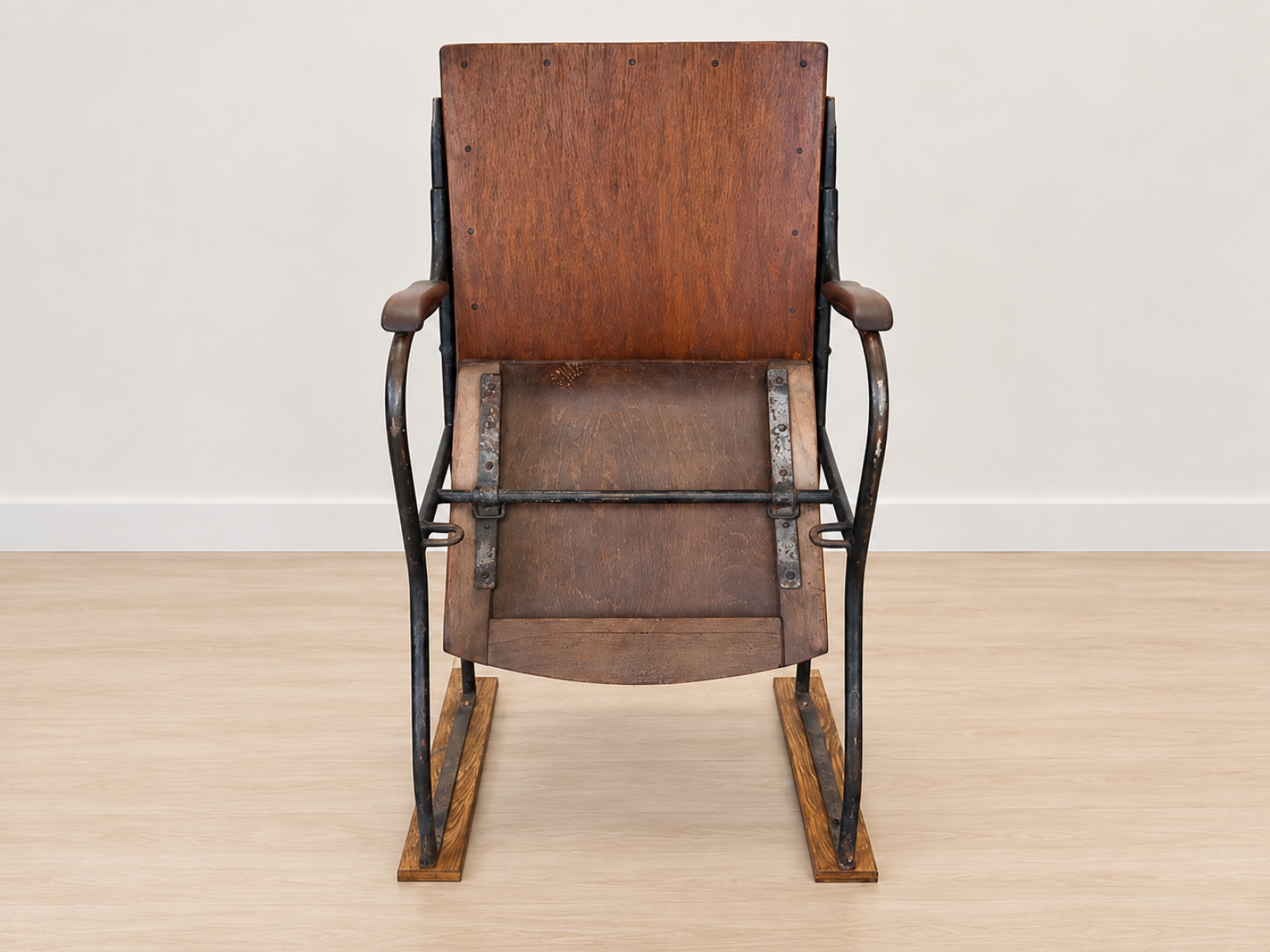 Sedia vintage legno e metallo con sedile ribaltabile a molla 2