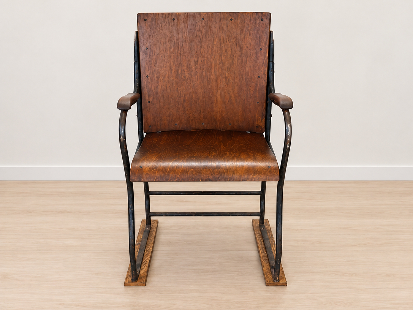 Sedia vintage legno e metallo con sedile ribaltabile a molla 3