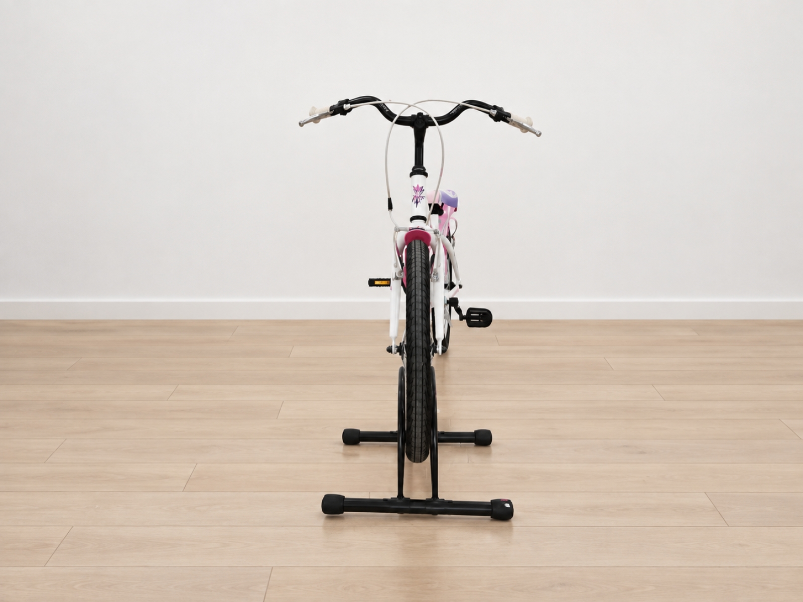 Bicicletta per bambina rosa e bianca 20” (Nr. 39) 6