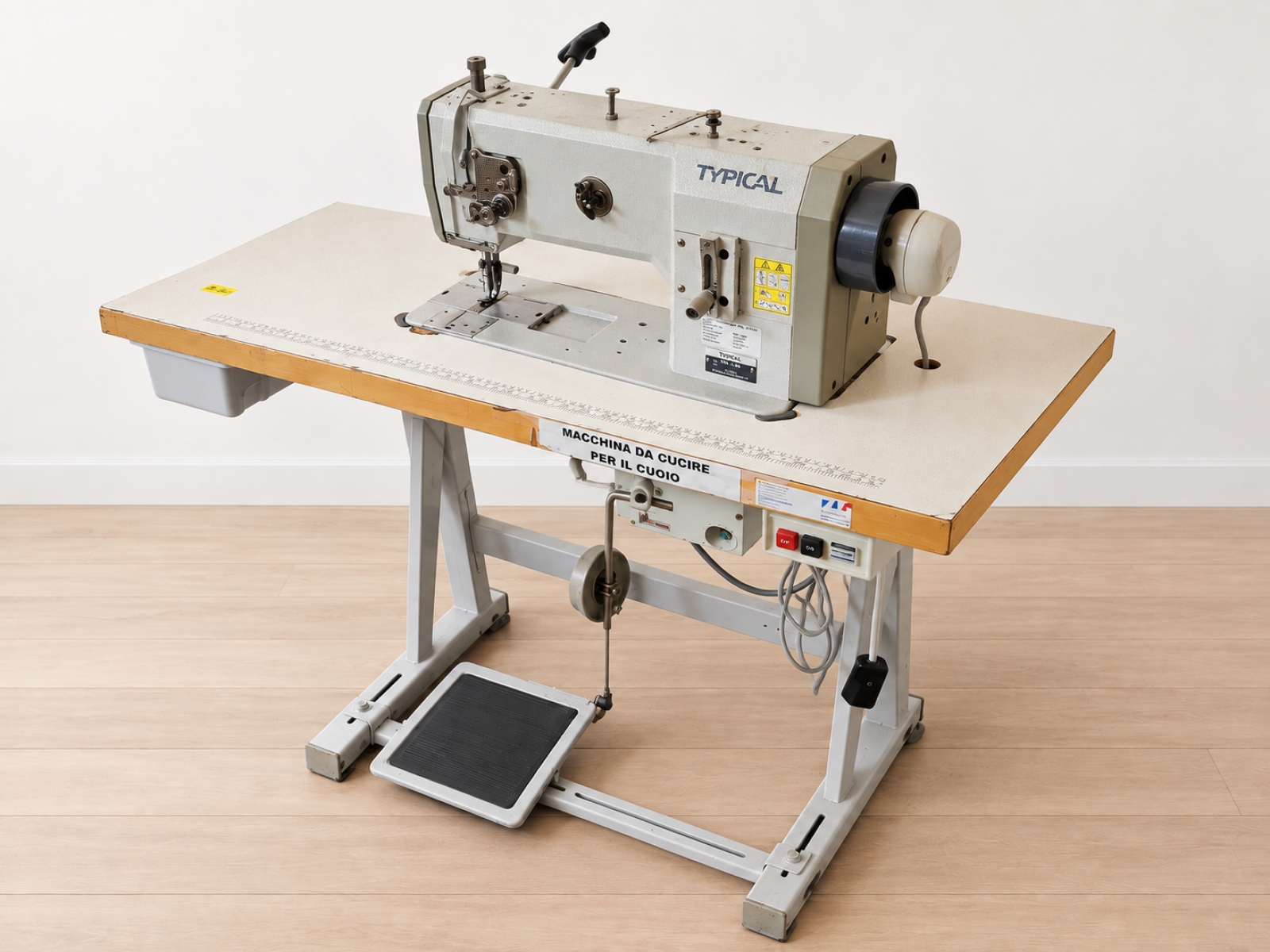 Macchina da cucire industriale Typical TW1-1245 3