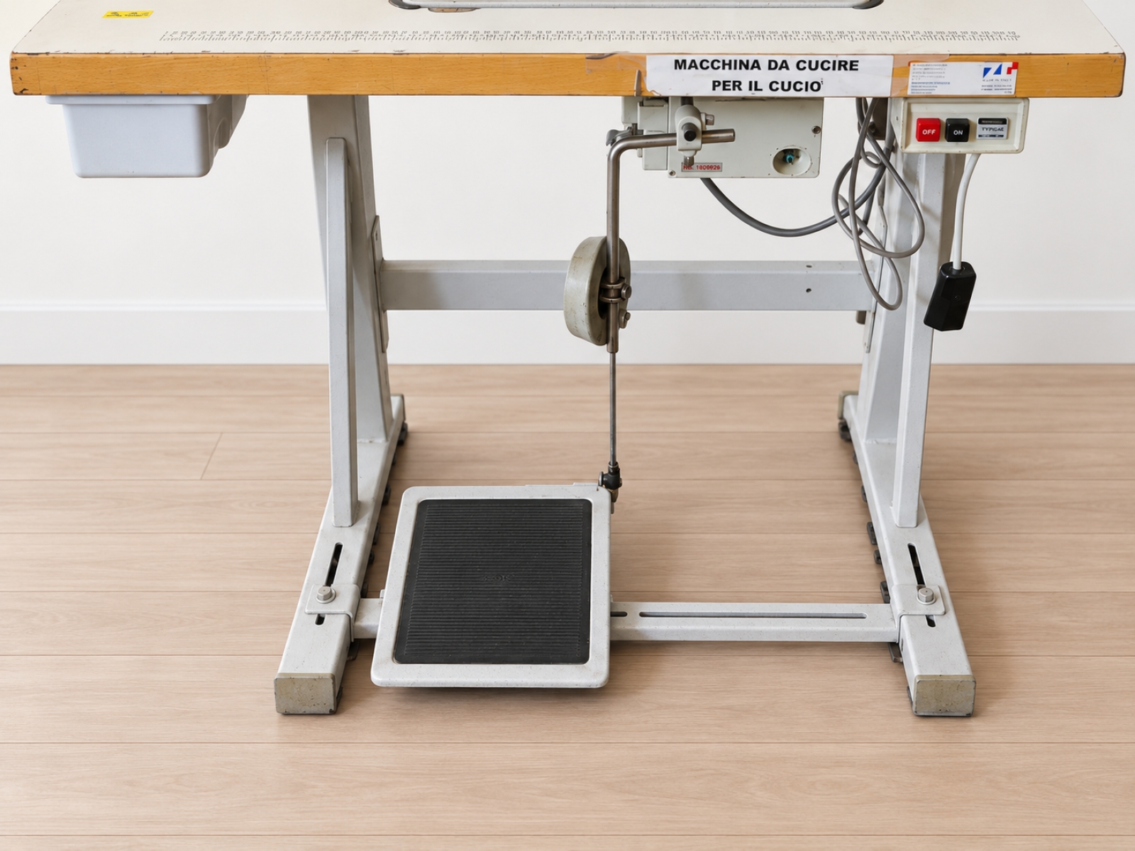 Macchina da cucire industriale Typical TW1-1245 5