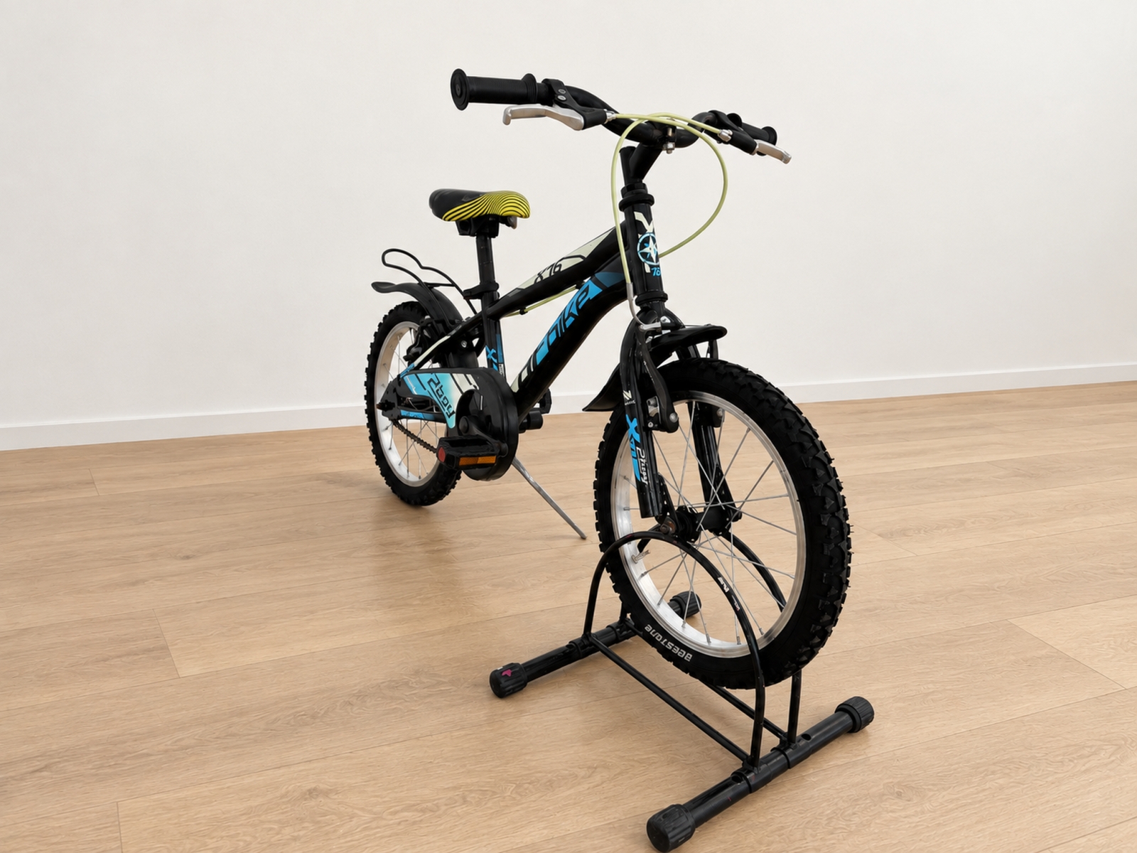 Bicicletta junior nera e azzurra (Nr. 4) 3
