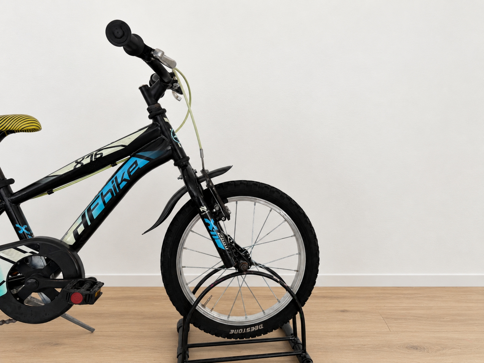 Bicicletta junior nera e azzurra (Nr. 4) 4