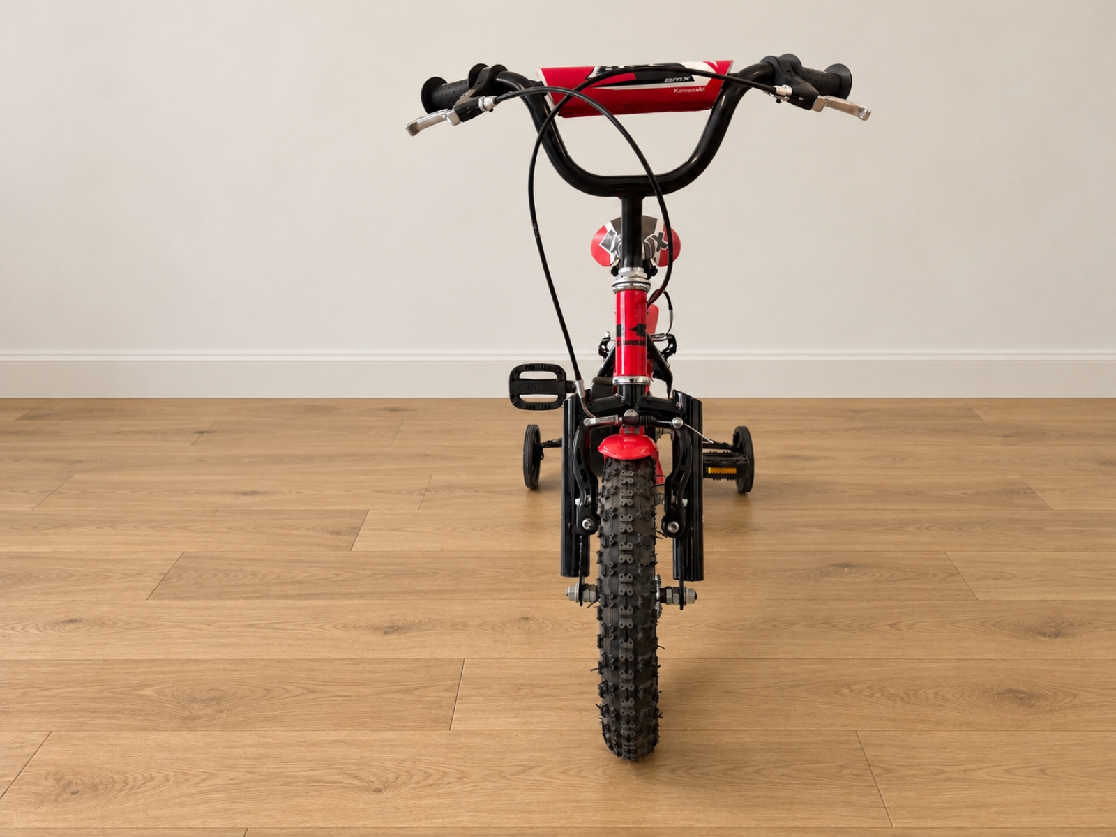 Bicicletta per bambini Kawasaki rossa e nera con rotelle (Nr. 17) 4