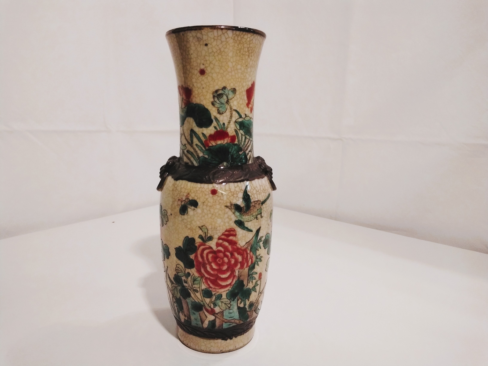 Vaso in porcellana con dipinto a mano. Cina, XIX secolo 2