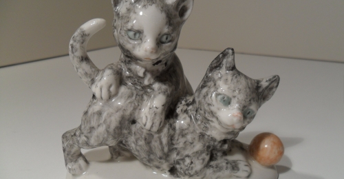 Gattini in ceramica
