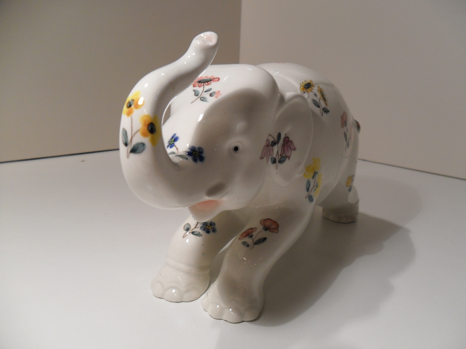 Elefante in ceramica, pitturato a mano in Italia 4