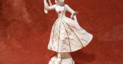 Statuetta in porcellana (dama), marca Goebel