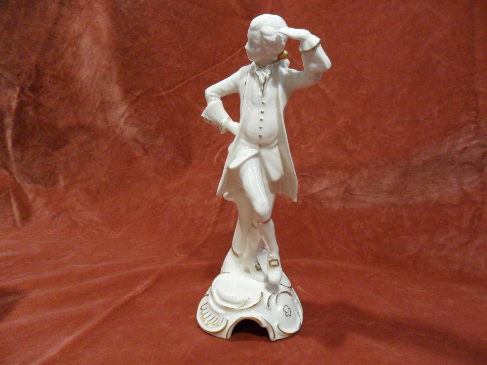 Statuetta in porcellana (uomo), marca Goebel 3
